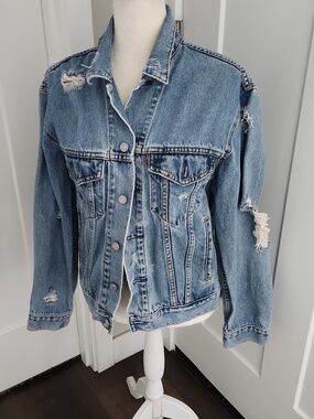 Levis Distressed Denim Trucker Jacket Medium Wash Frayed Hem Womens S